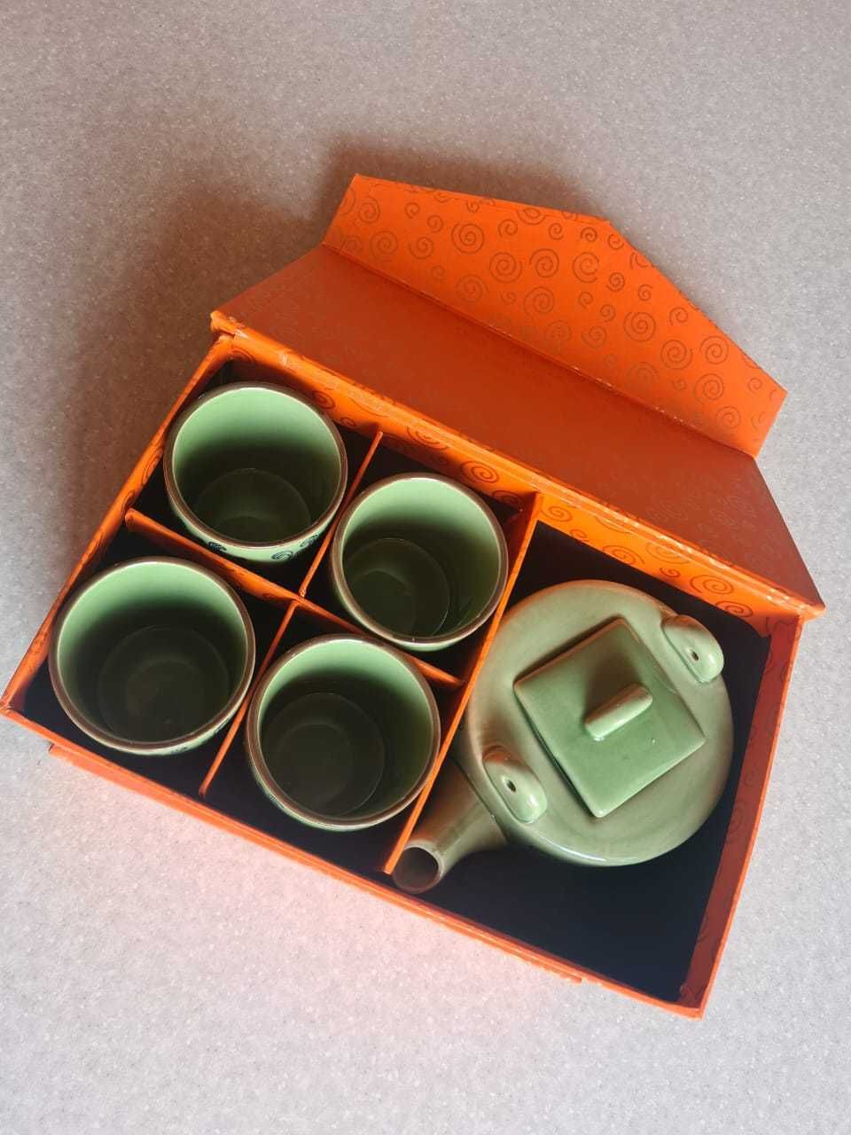 Продам новый чайный сервиз