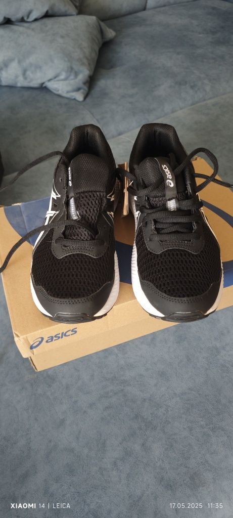 НОВЫЕ Кроссовки детские Asics оригинал р 36