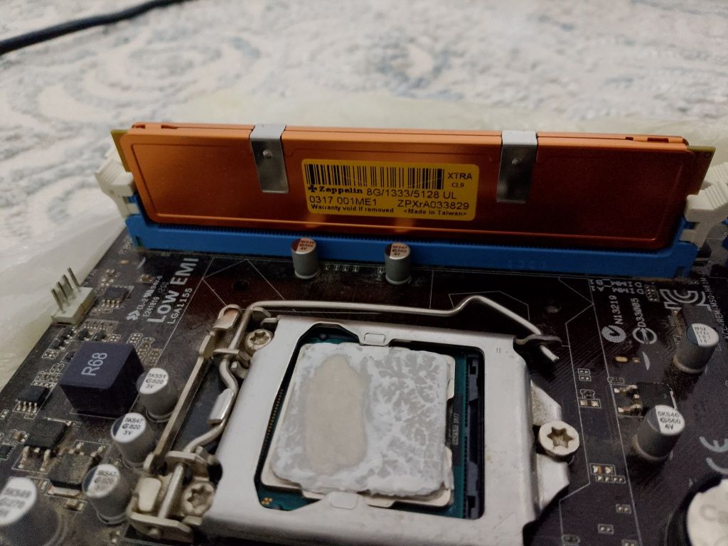 Материнская плата  LGA1155