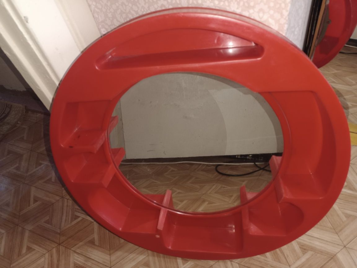 Продам прихожую, зеркало, ванну, бу