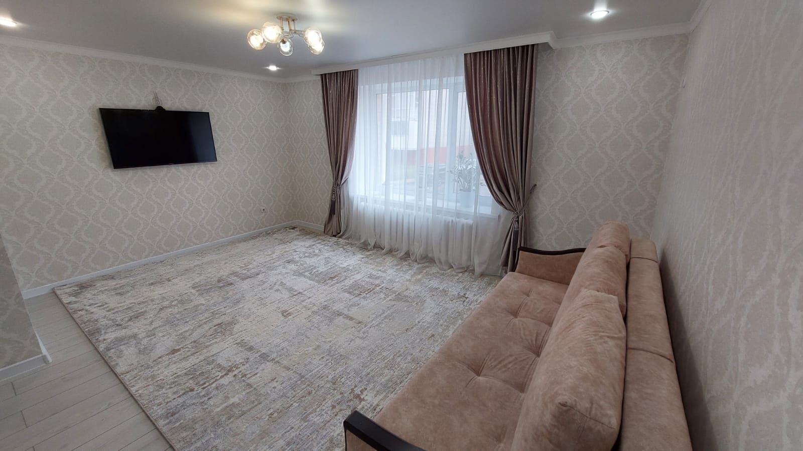 Продаётся трёхкомнатная квартира в центре Астаны