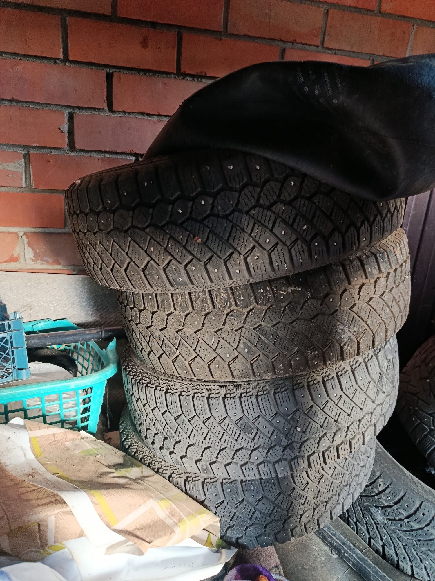 Продам резину зимние на 14