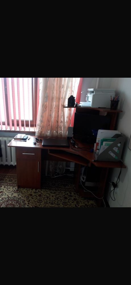 Стол компьютерный и принтера