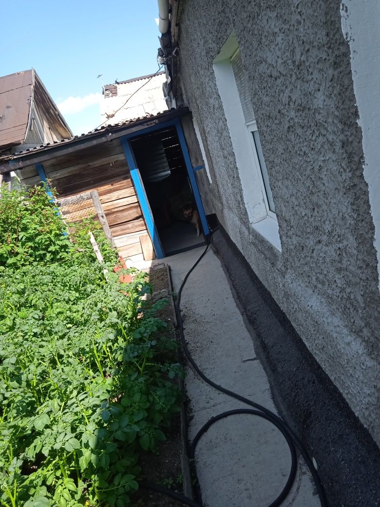 Продам дом 3х ком.по центральной улице в соц городе.