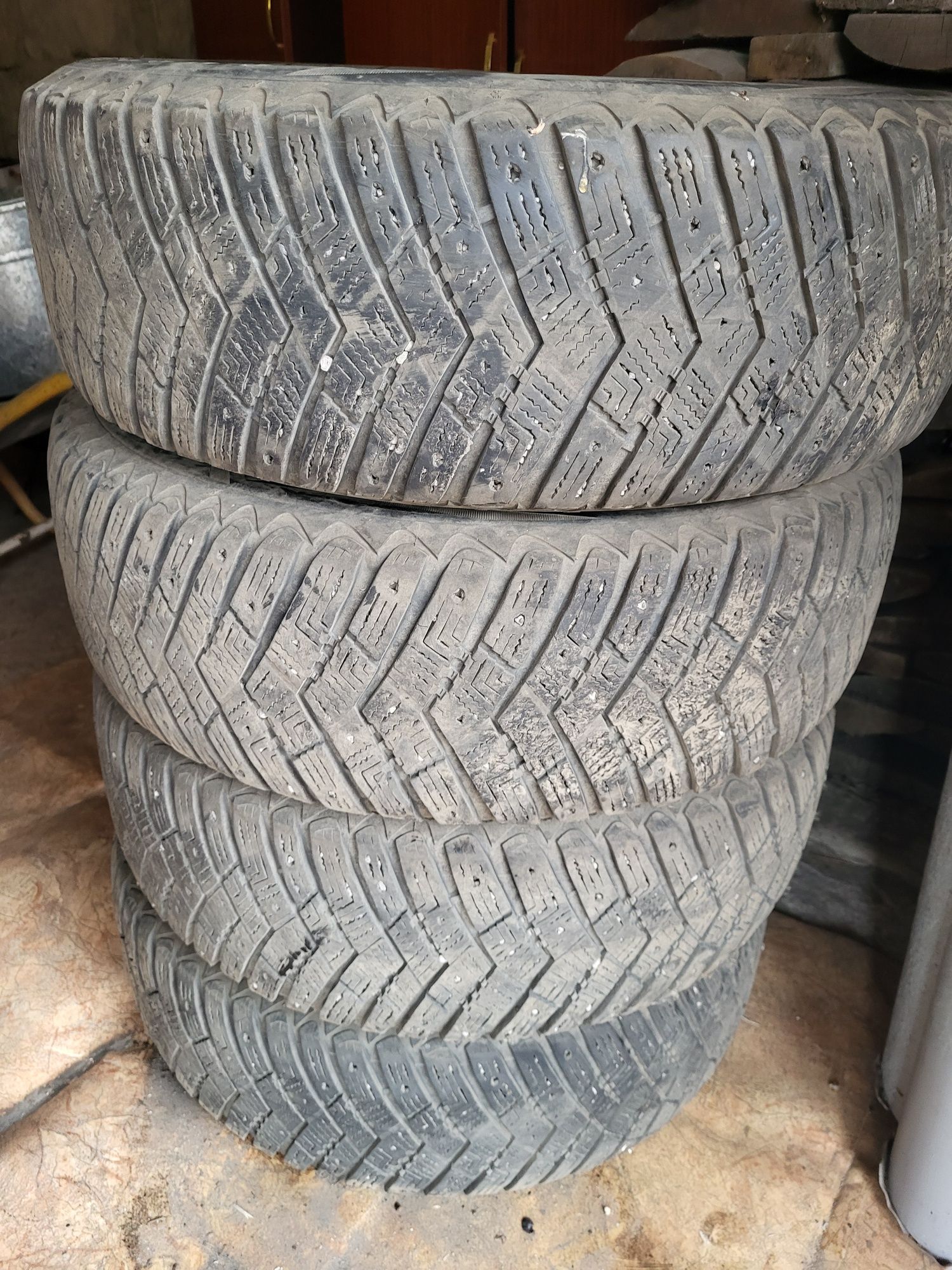 Продам шины 225/65R17 возможен обмен на 215/65R16, 205,215/70R16
