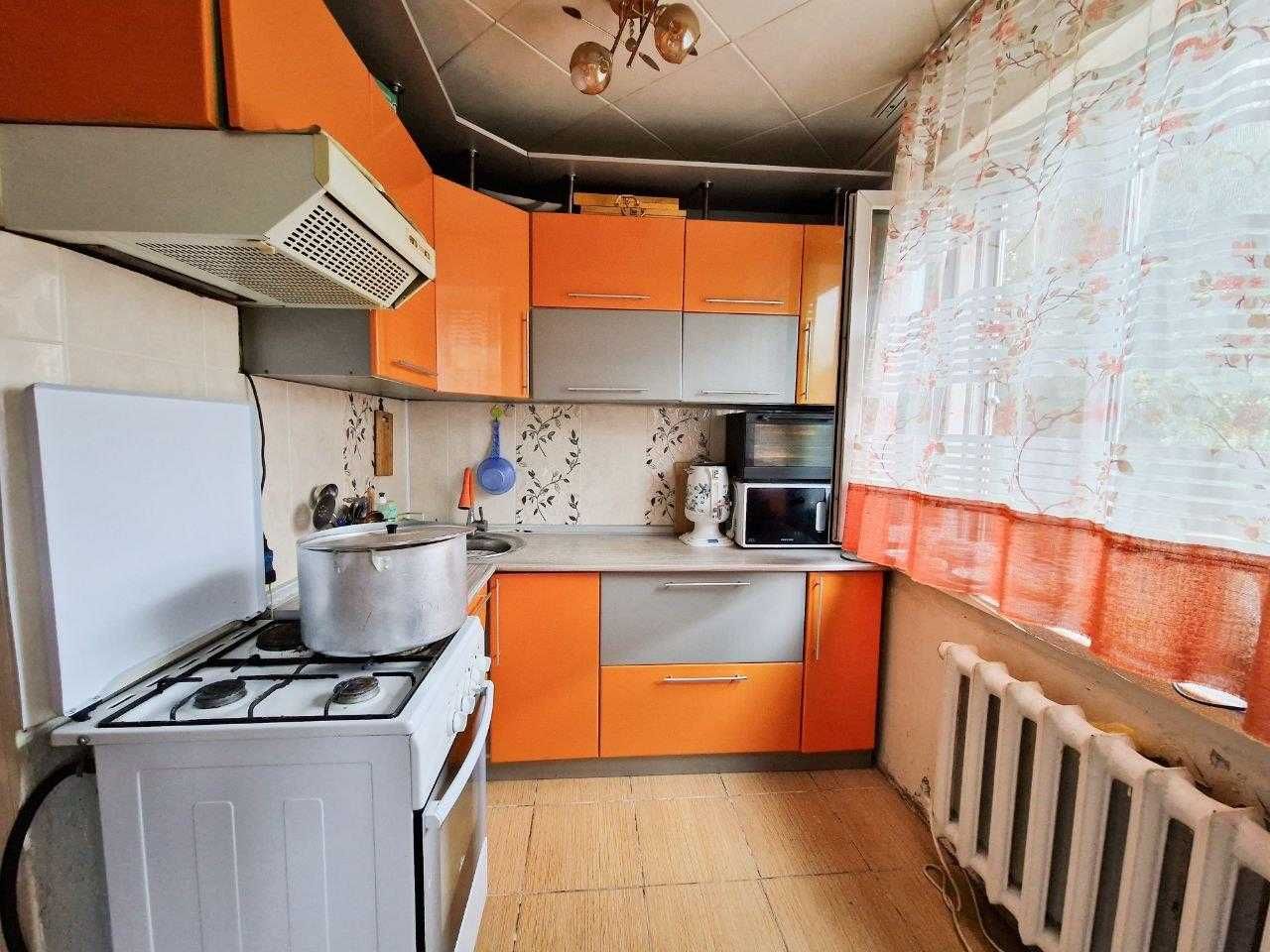 Продам 3-х комнатную квартиру на 4 мкр