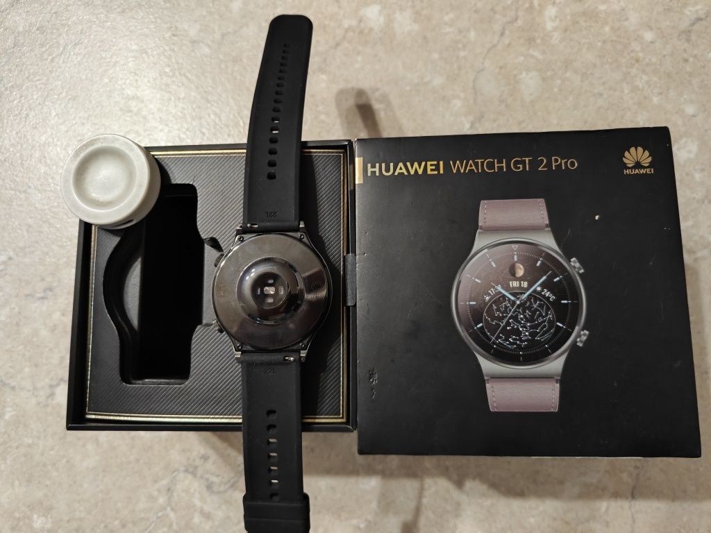 Продаются часы HUAWEI WATCH GT 2 PRO