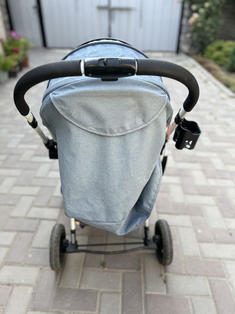 Продам прогулочную коляску
