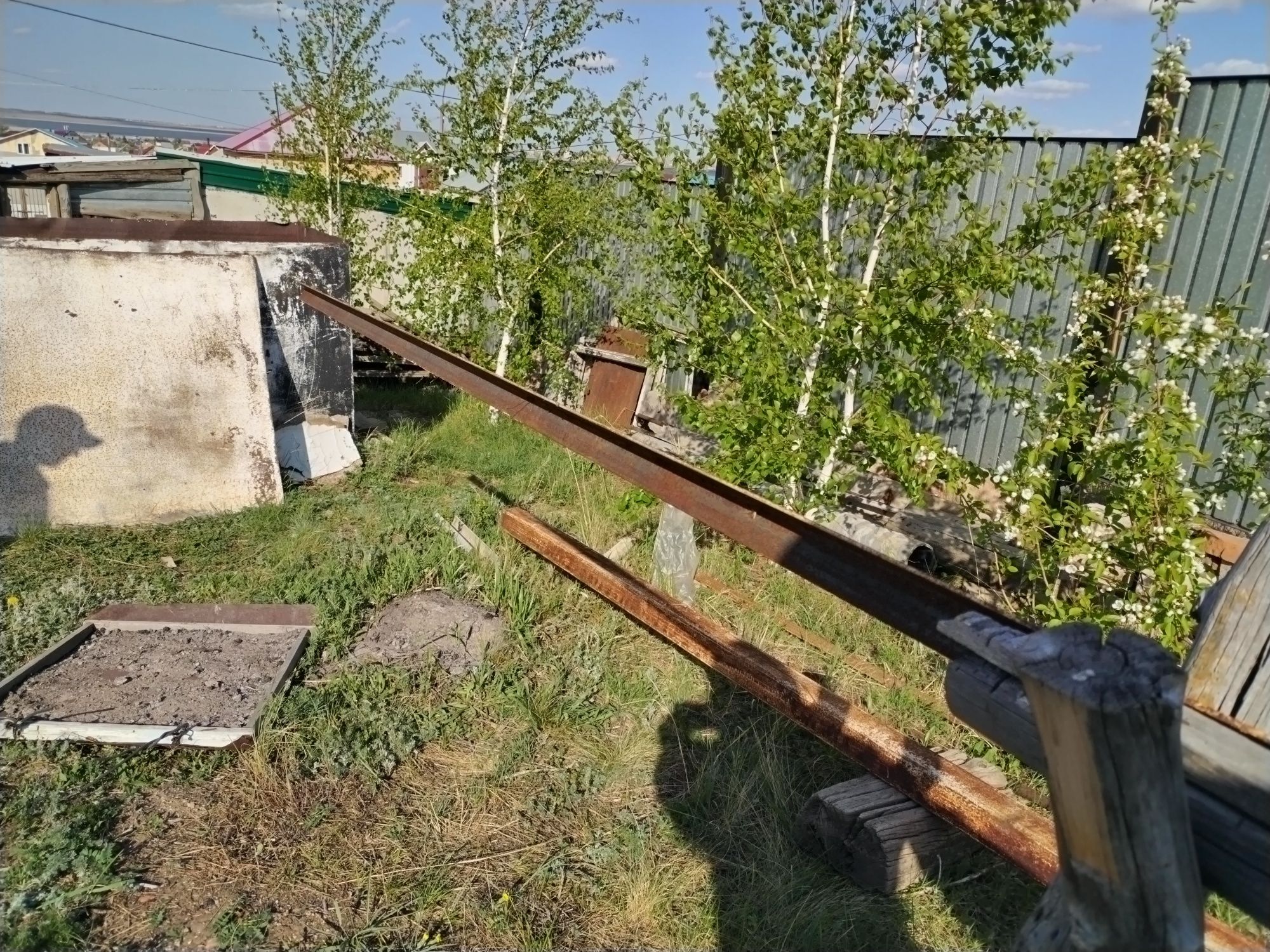 Продам уголок  40/40  3