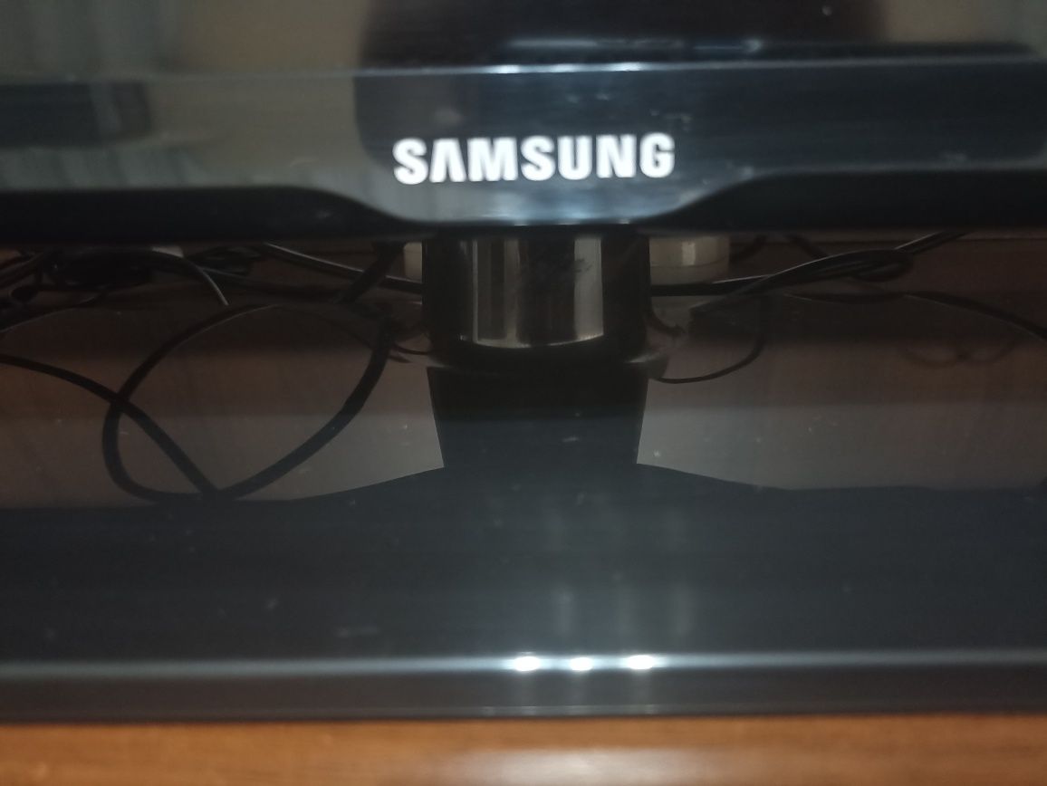 Продается жк тв. SAMSUNG 3D d32