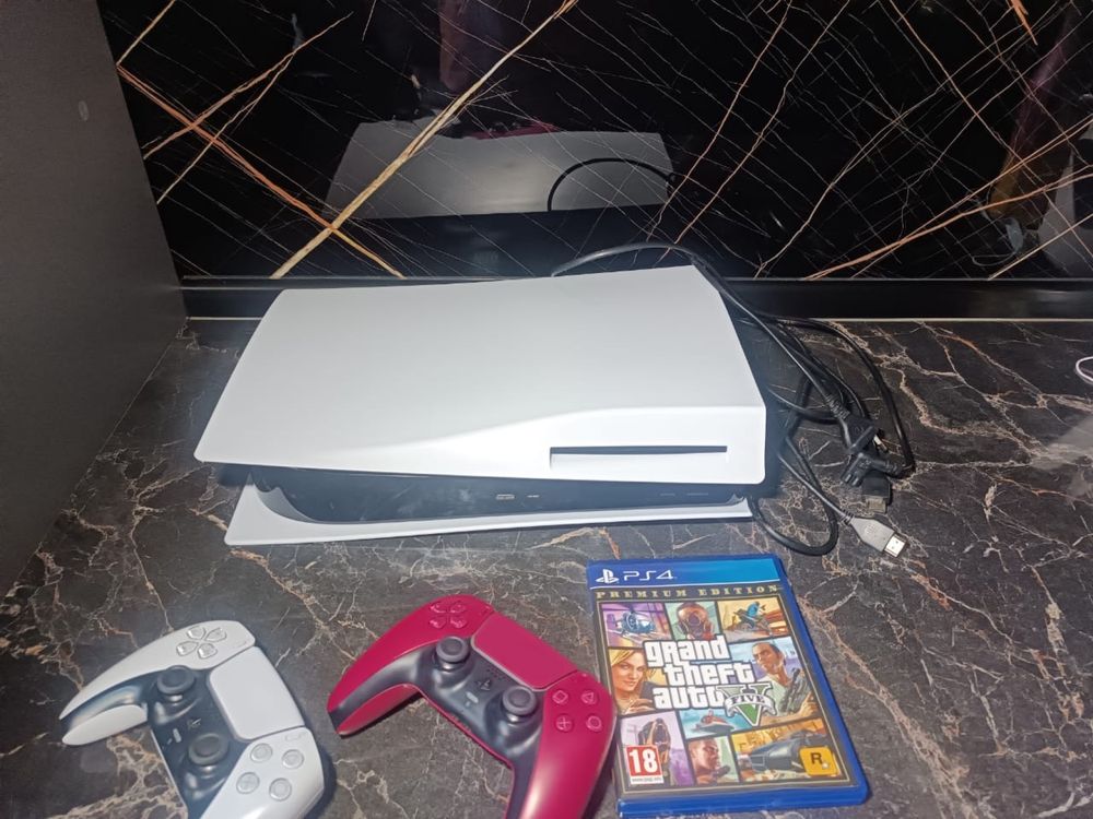 Sony Playstation 5/ диск/ 2 джойстика