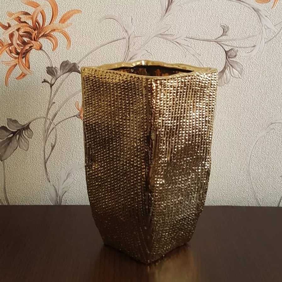 Подсвечник, часы, вазы