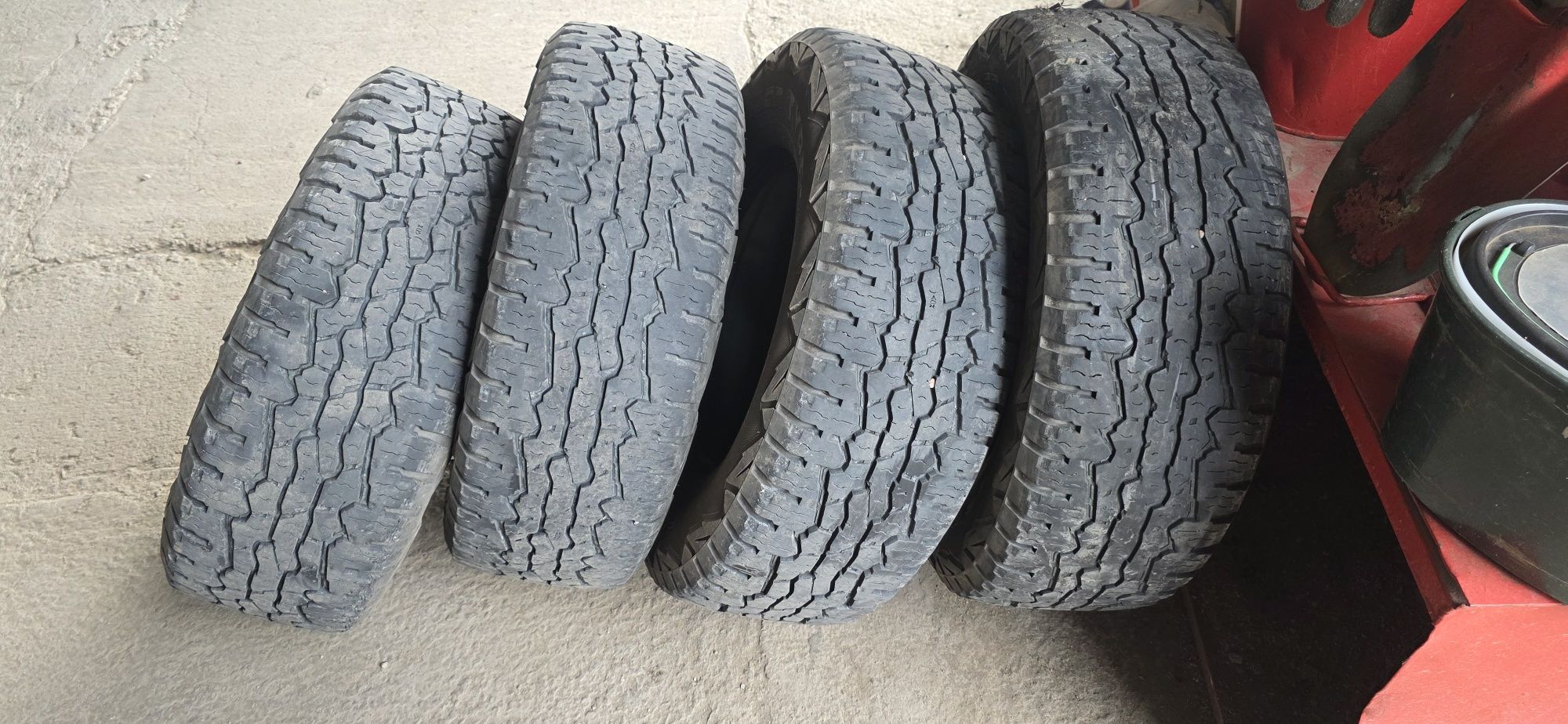 Продам  3 колеса Nokian Outpost AT 265/70 R16 112T