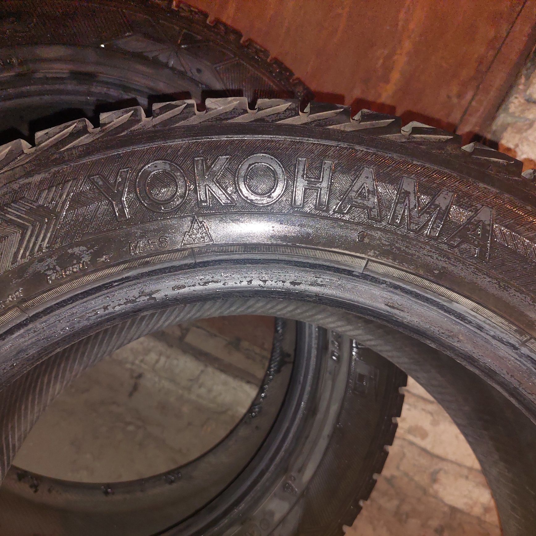 Шины 225,17,55
Goodyear 40% износ 
Yokohama 10 % износ 
110 тыс