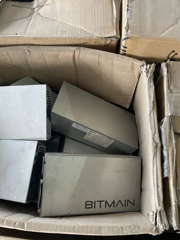 Продаю блок питания antminer s9