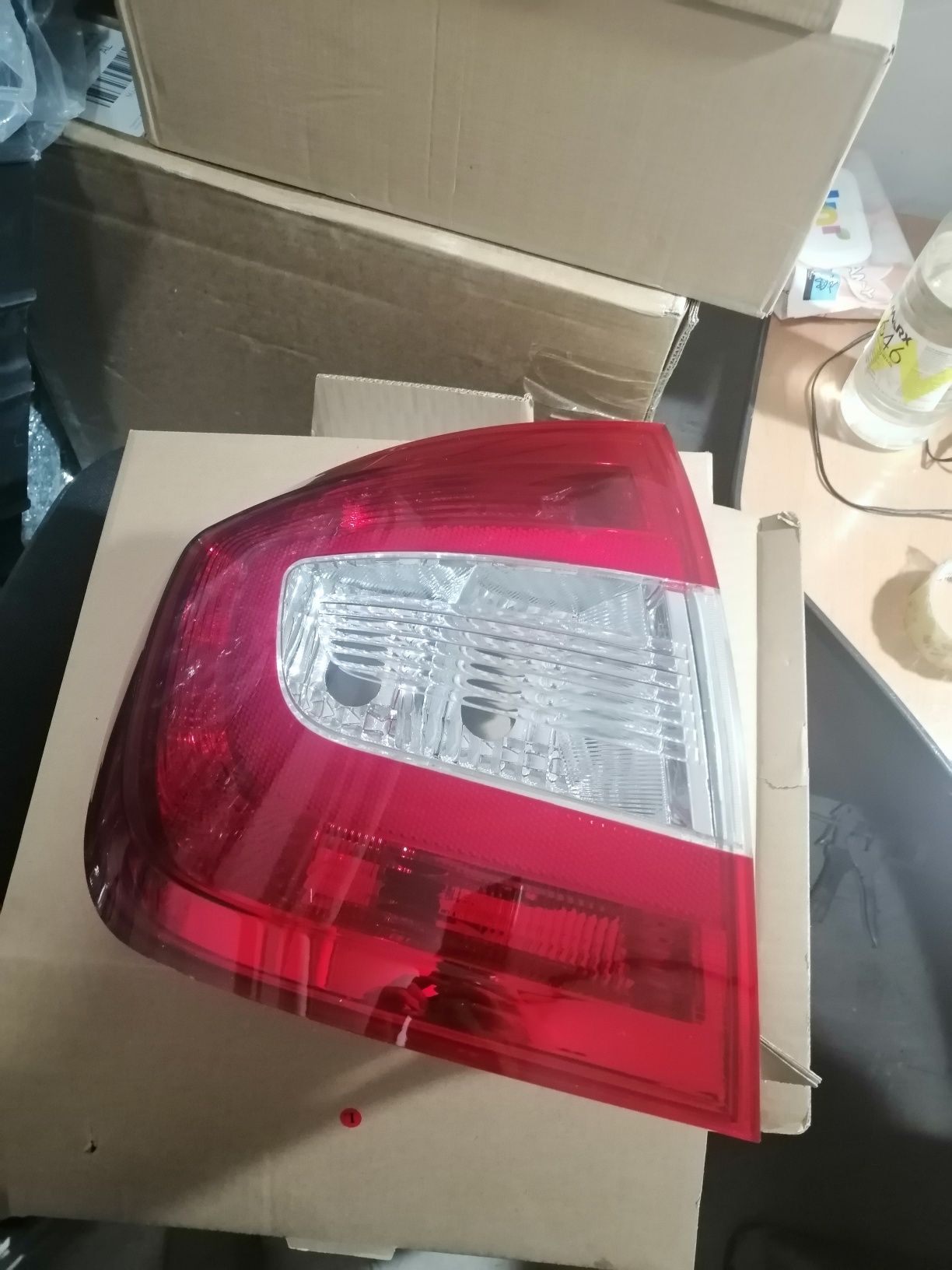 Стоп на рапид задний левый фонарь на skoda rapid