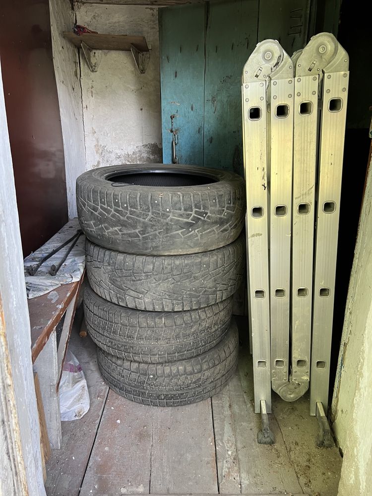 Шины 215/55R17 4шт