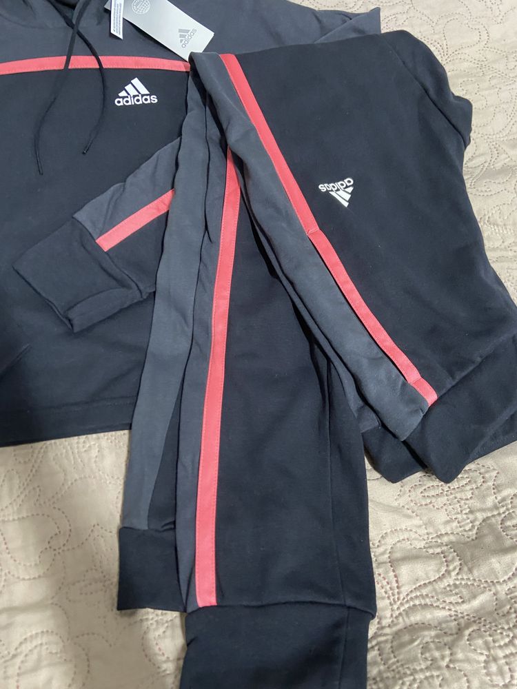Новый спортивный костюм Adidas
