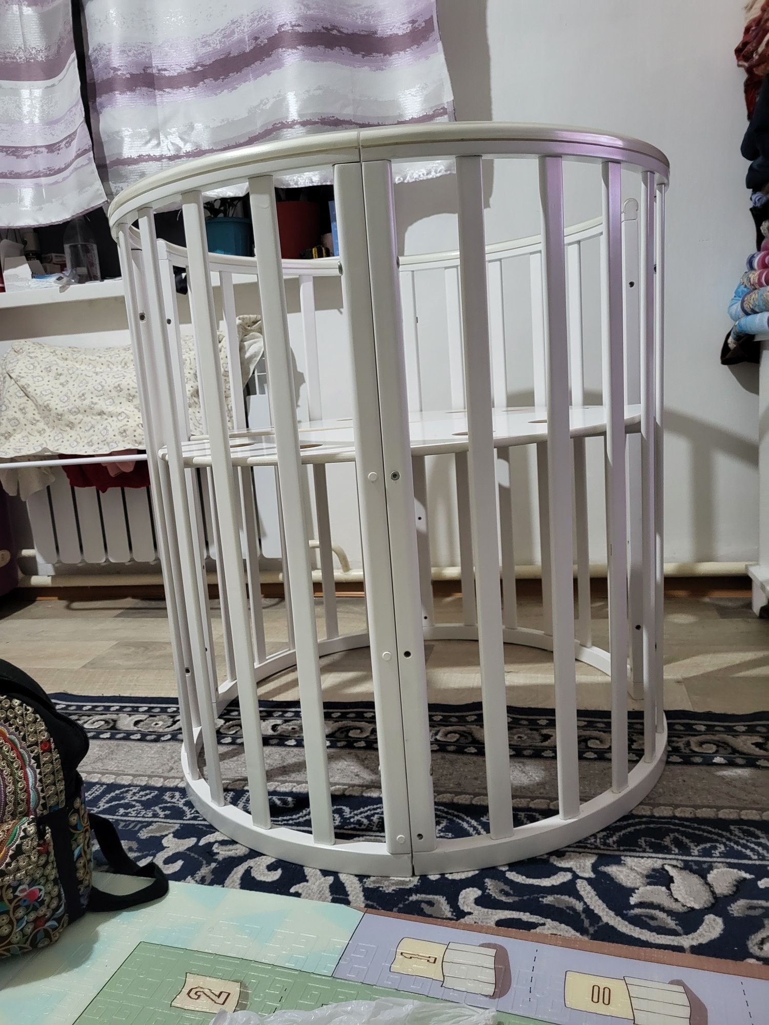 Продам манеж в хорошем состоянии.