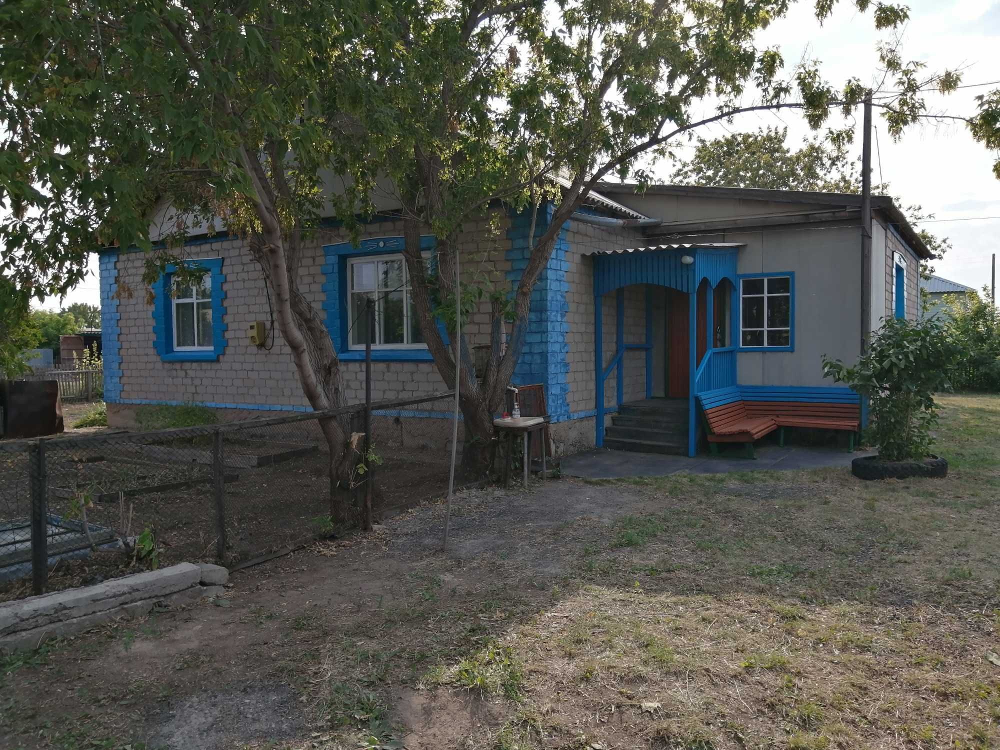 Дом в Жанаесиль, Дом в селе Новоишимка. Дом в пригороде Астаны.