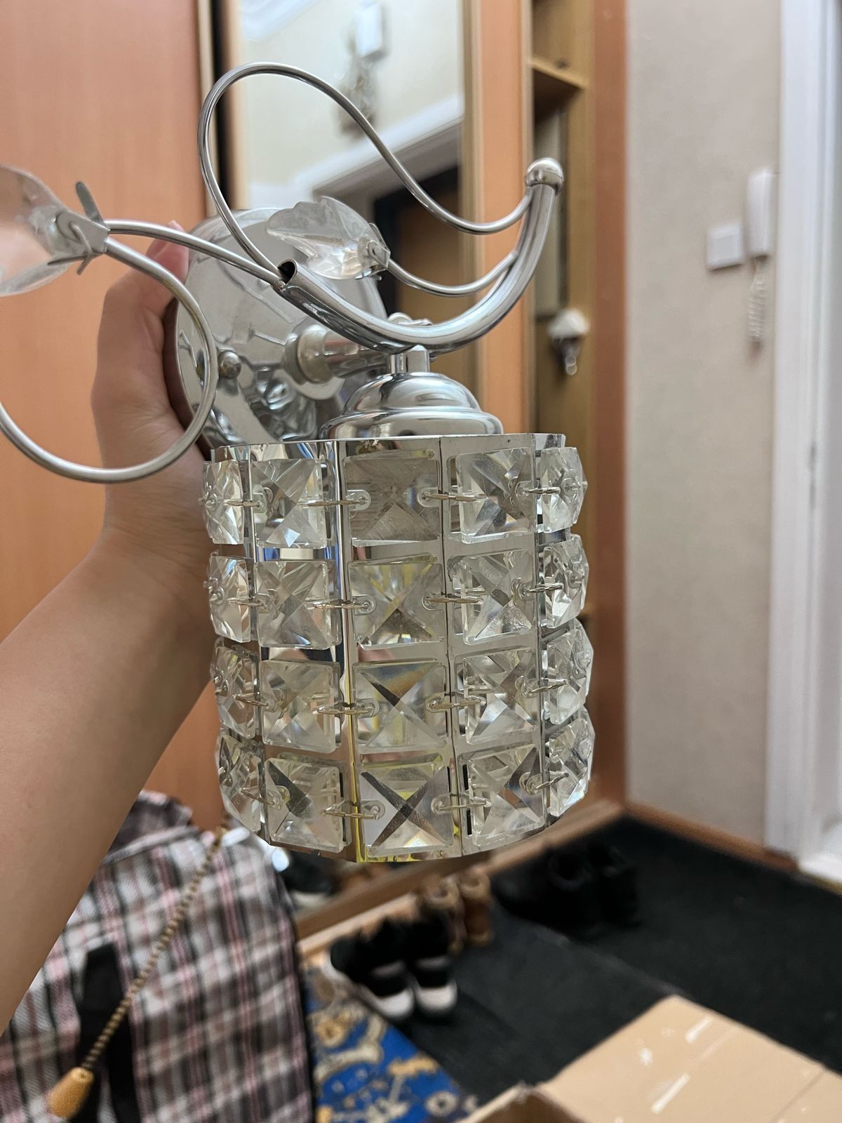 Продам люстры большие