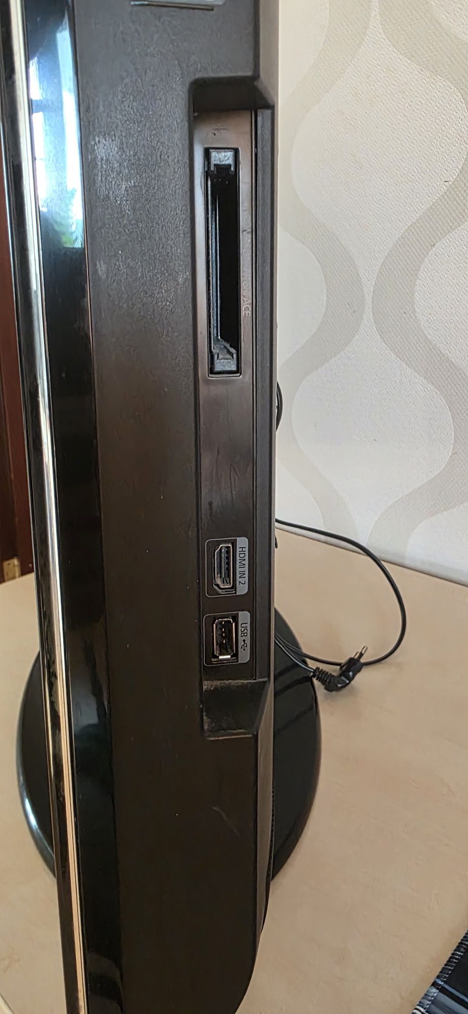 Телевизор Samsung LE32D451G3W