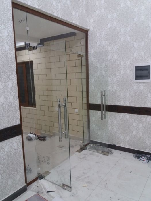 Стеклянные перегородки, витражи, перила 8мм,10мм,12мм,16мм,20мм