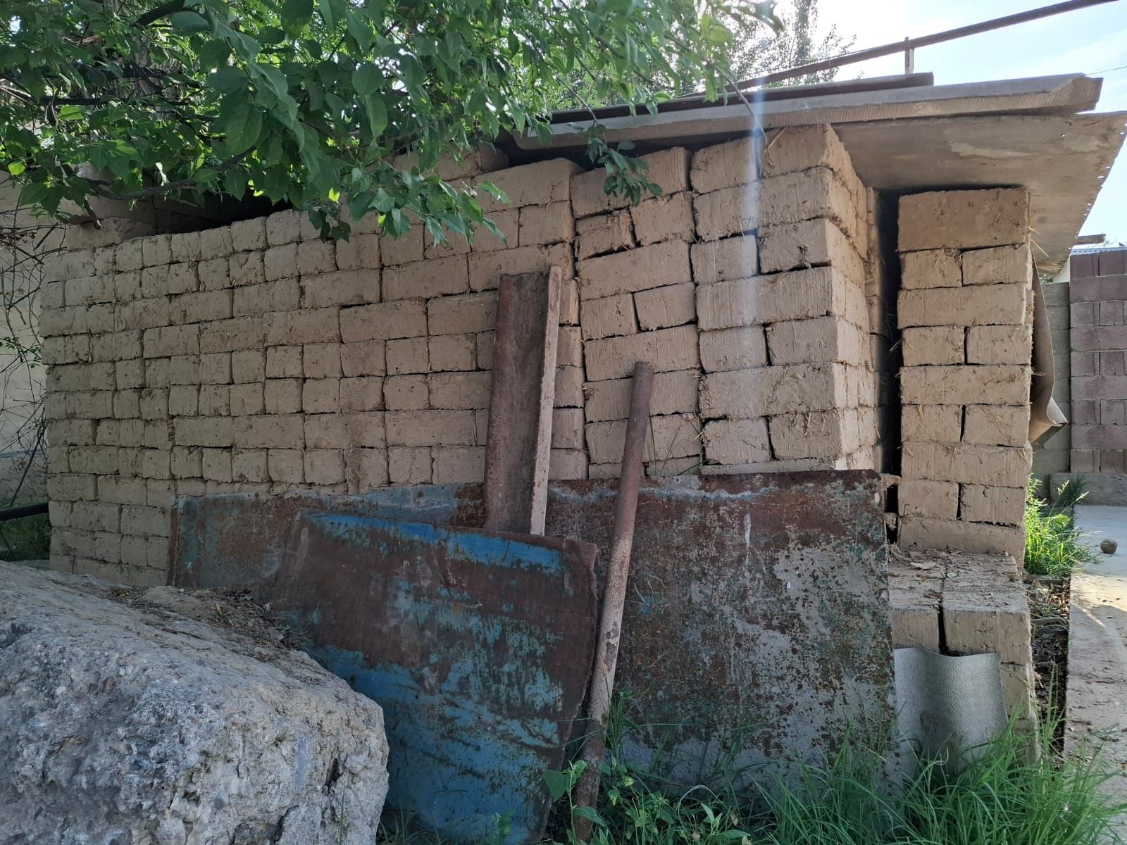 Саманный кирпич. Новый