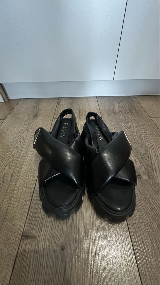 Удобные сандали под Prada