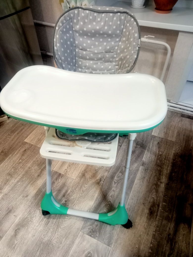 Продам столик для кормления