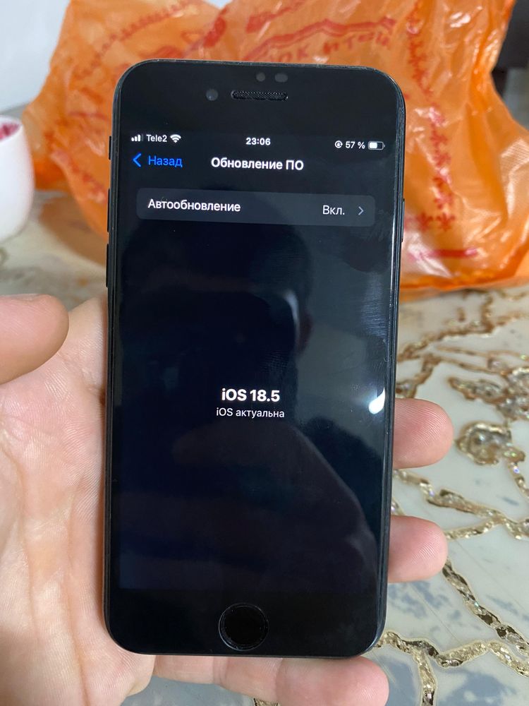 Айфон se2 в хорошем состояние