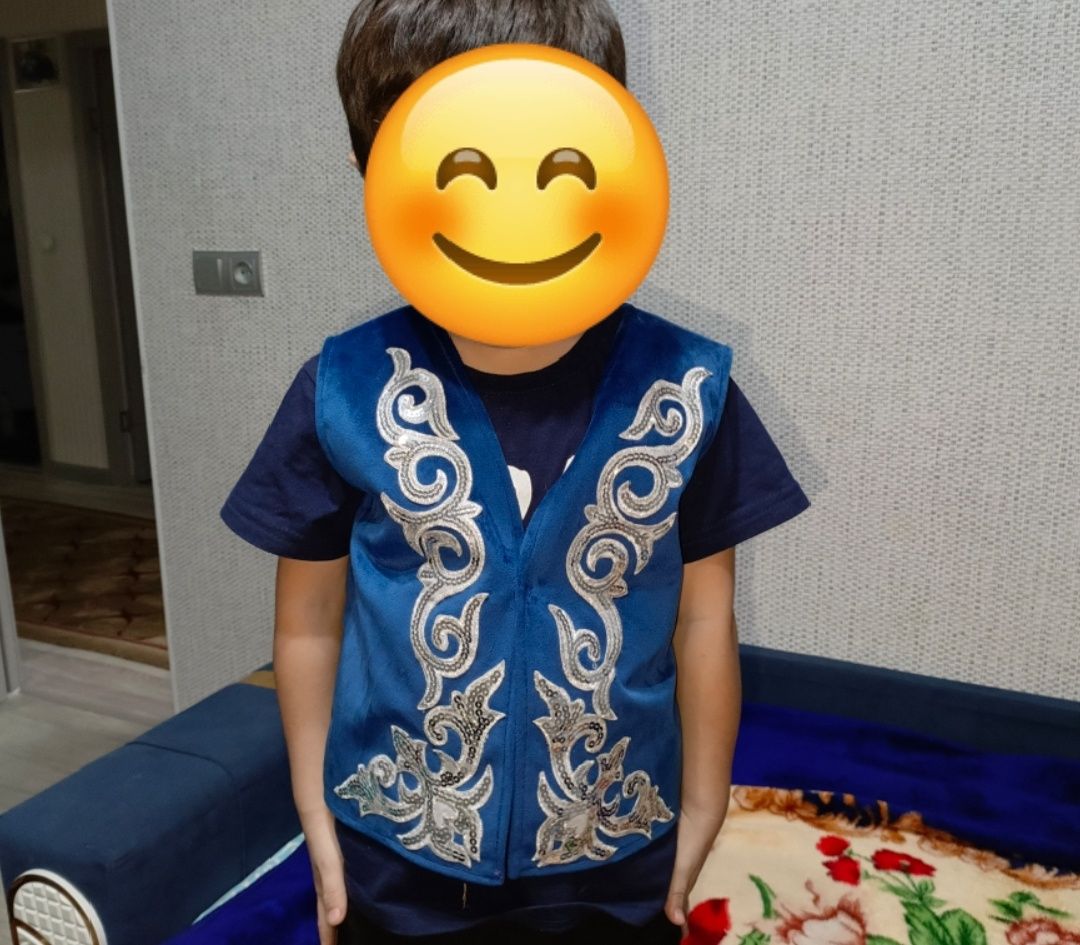Продам национальной жакет для мальчика 3-4 года