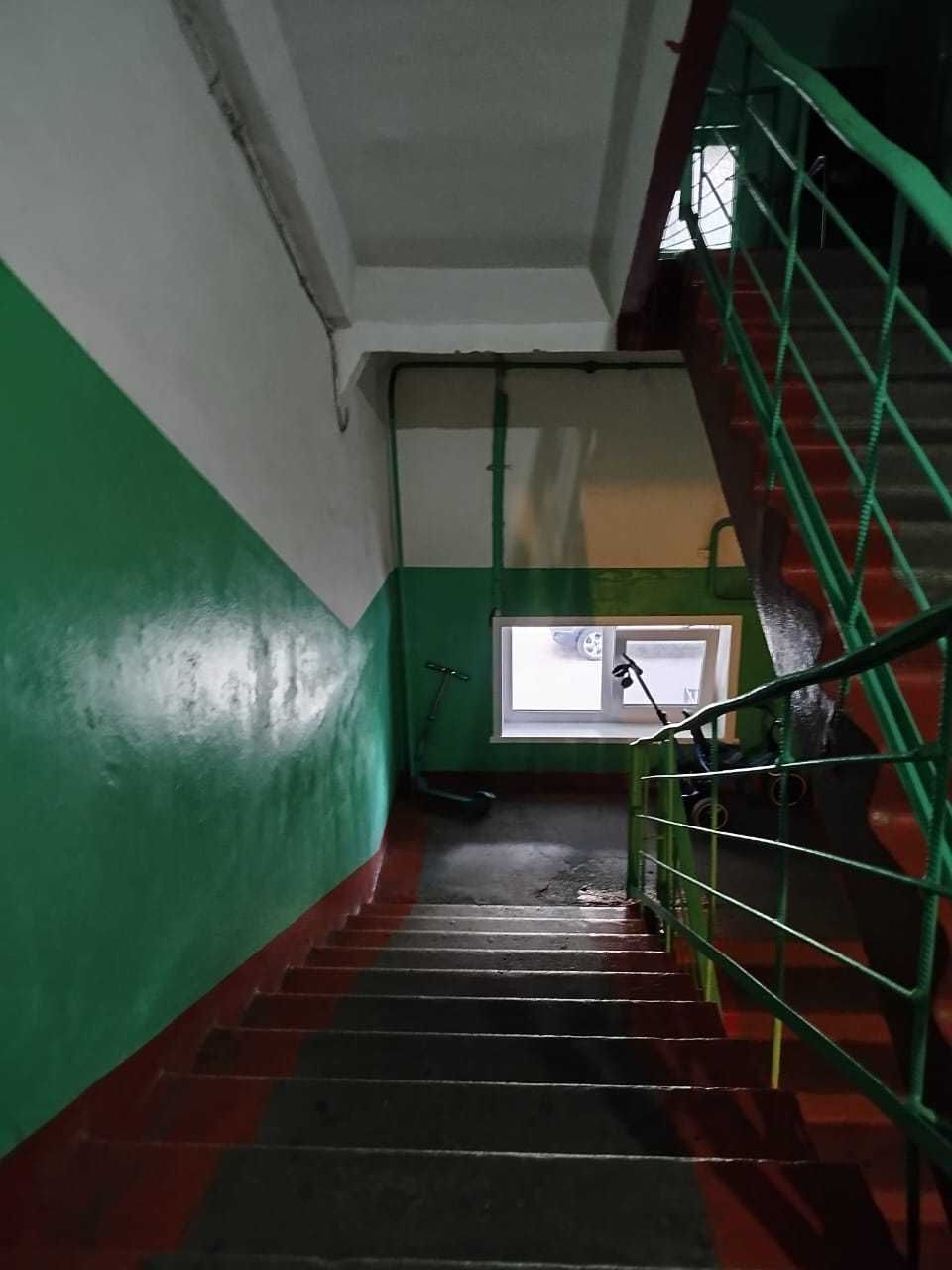 Продам 2хкомнатную ленинградку в центре