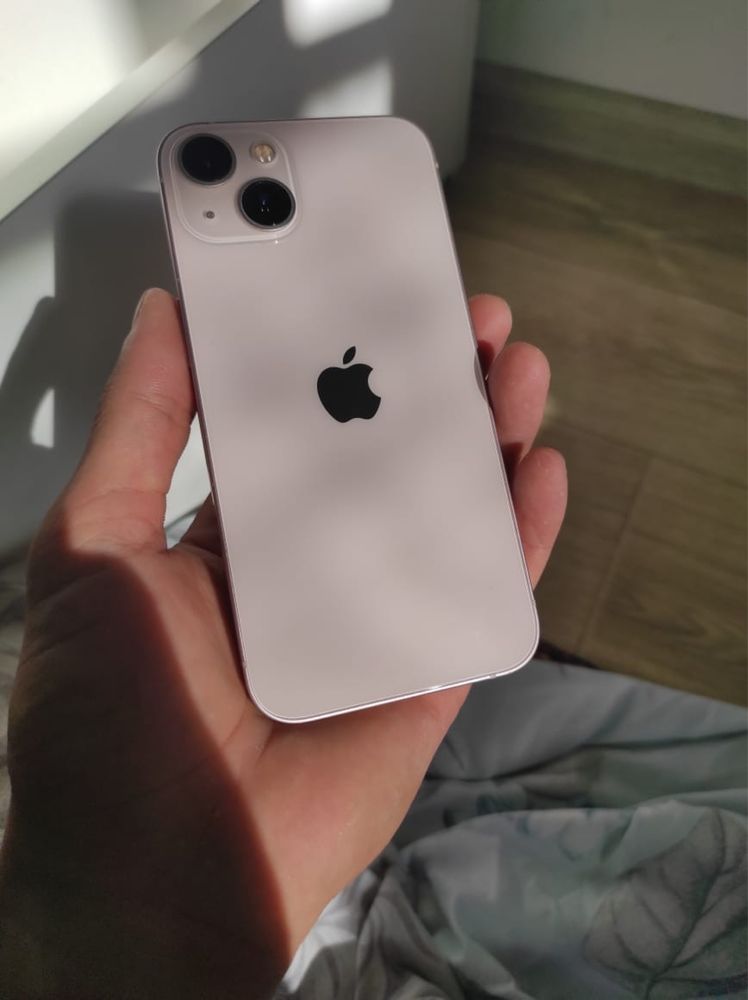 iphone 13 розовый