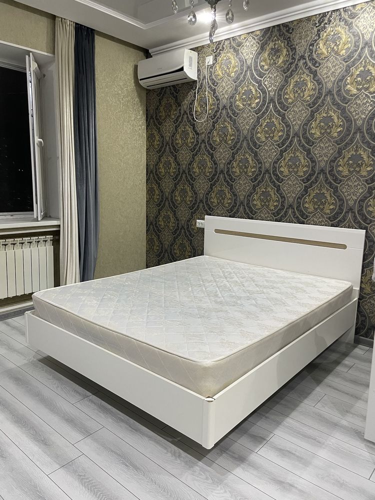 Продается полный спальный гарнитур «Бьянка»Белорусь в хорошем состояни
