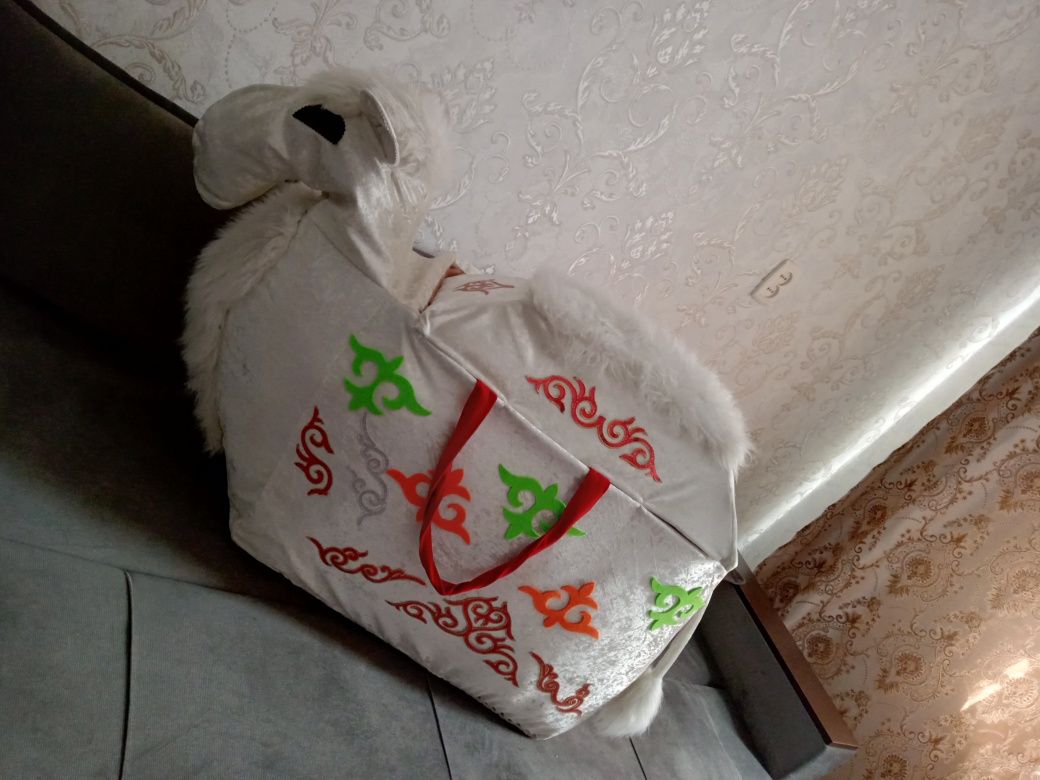 Киит салатын сандык