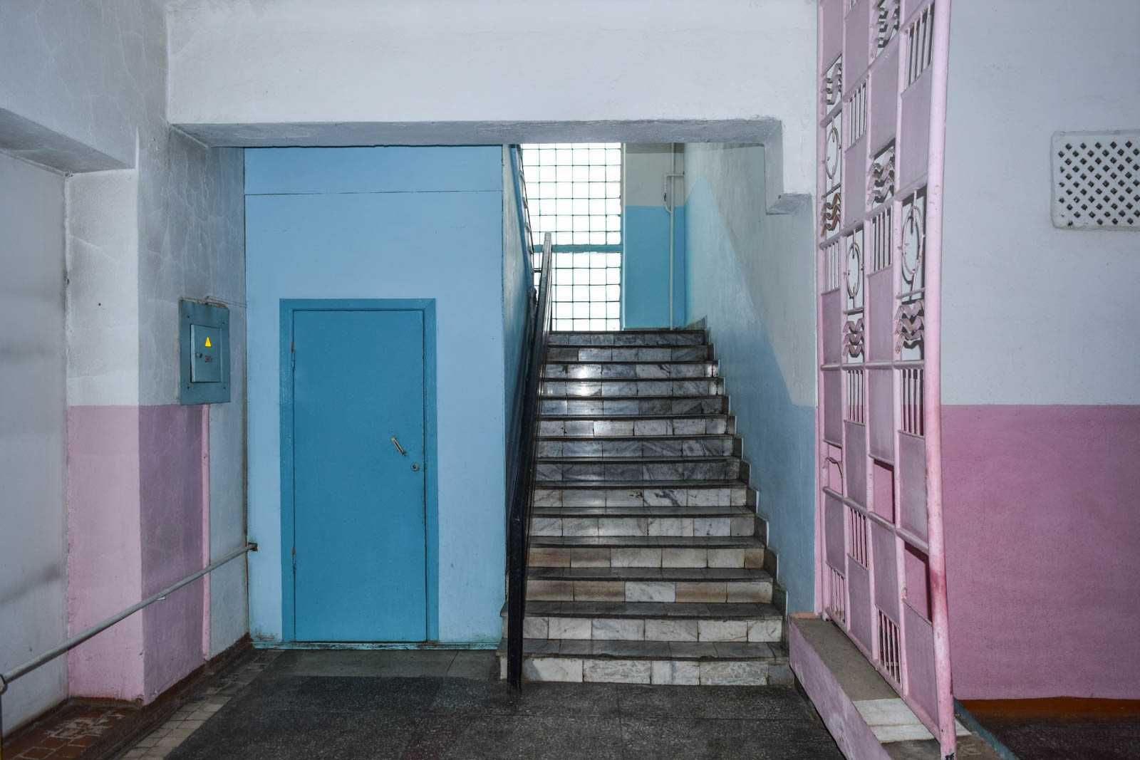 Продажа трехэтажного кирпичного здания в районе нового ЦОТа.