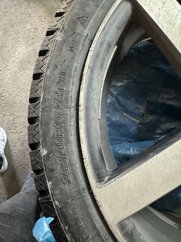 Продам диски с резиной разноширокие
