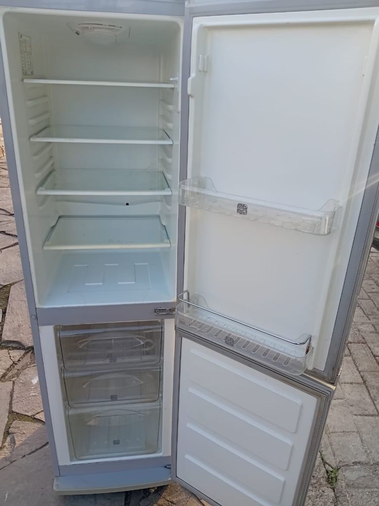 Продам холодильник 2-х камерный