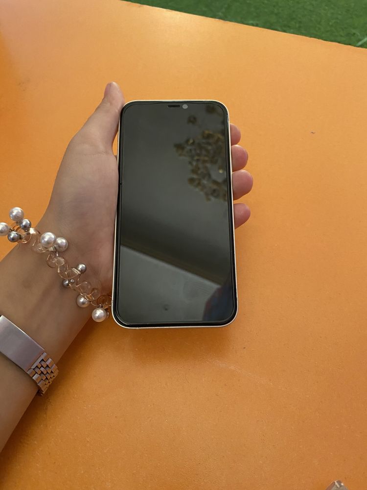 iPhone 12 почти новый ёмкость 89% память 128гб бағасы 250к саудасы бар
