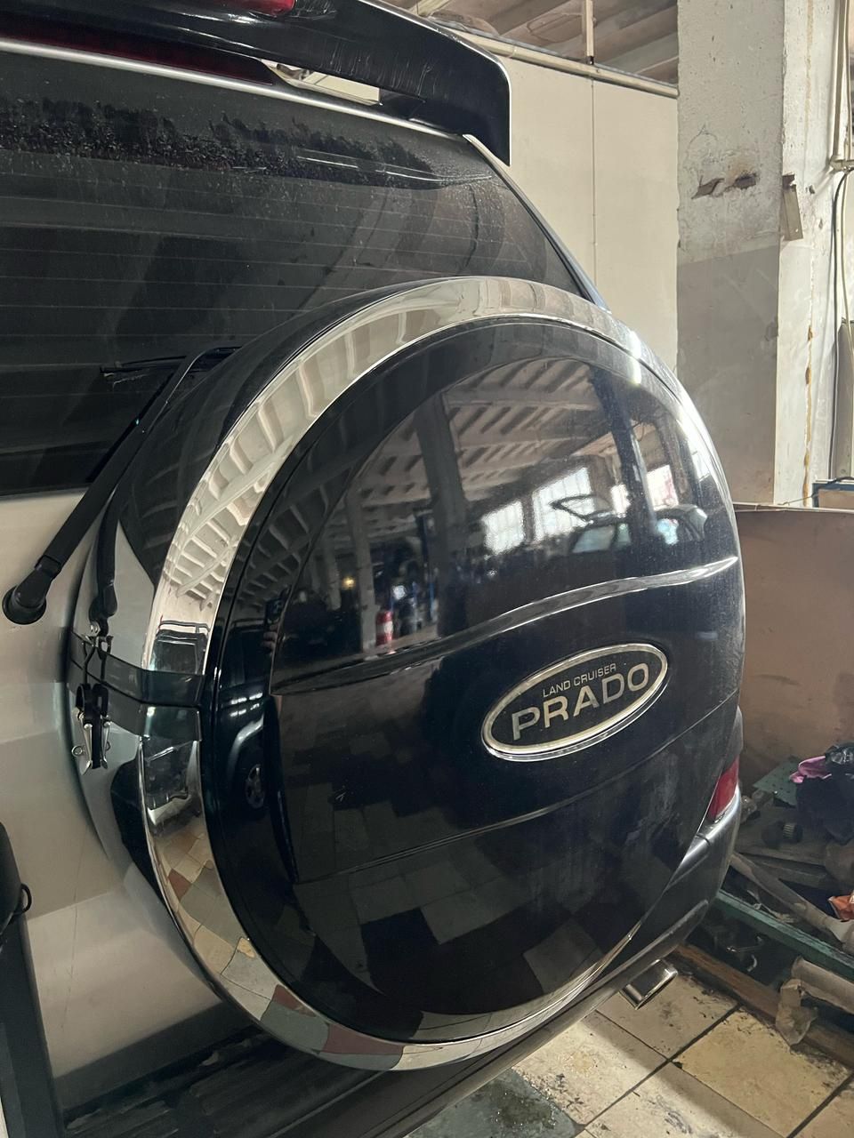 Черная решетка радиатора Тойота Ленд Крузер Прадо 120/gx470