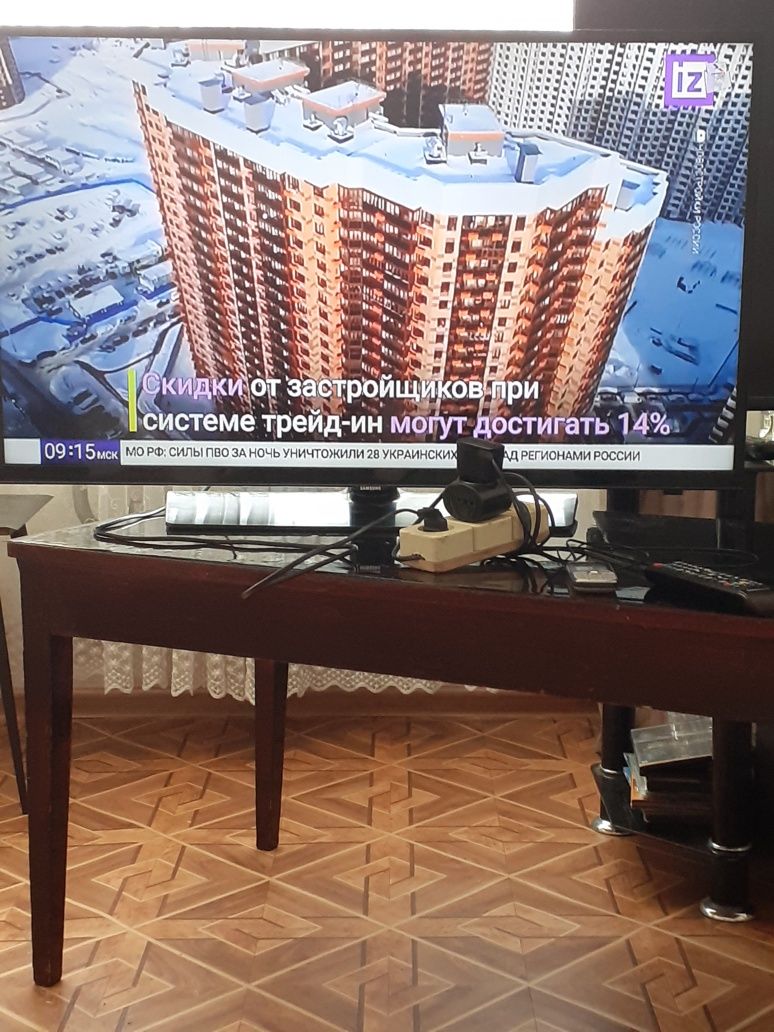 Продам  телевизор самсунг не смарт, все работает, ДИАГОНАЛЬ 105 см