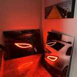 Картина с LED-подсветкой фар — стиль для дома и гаража