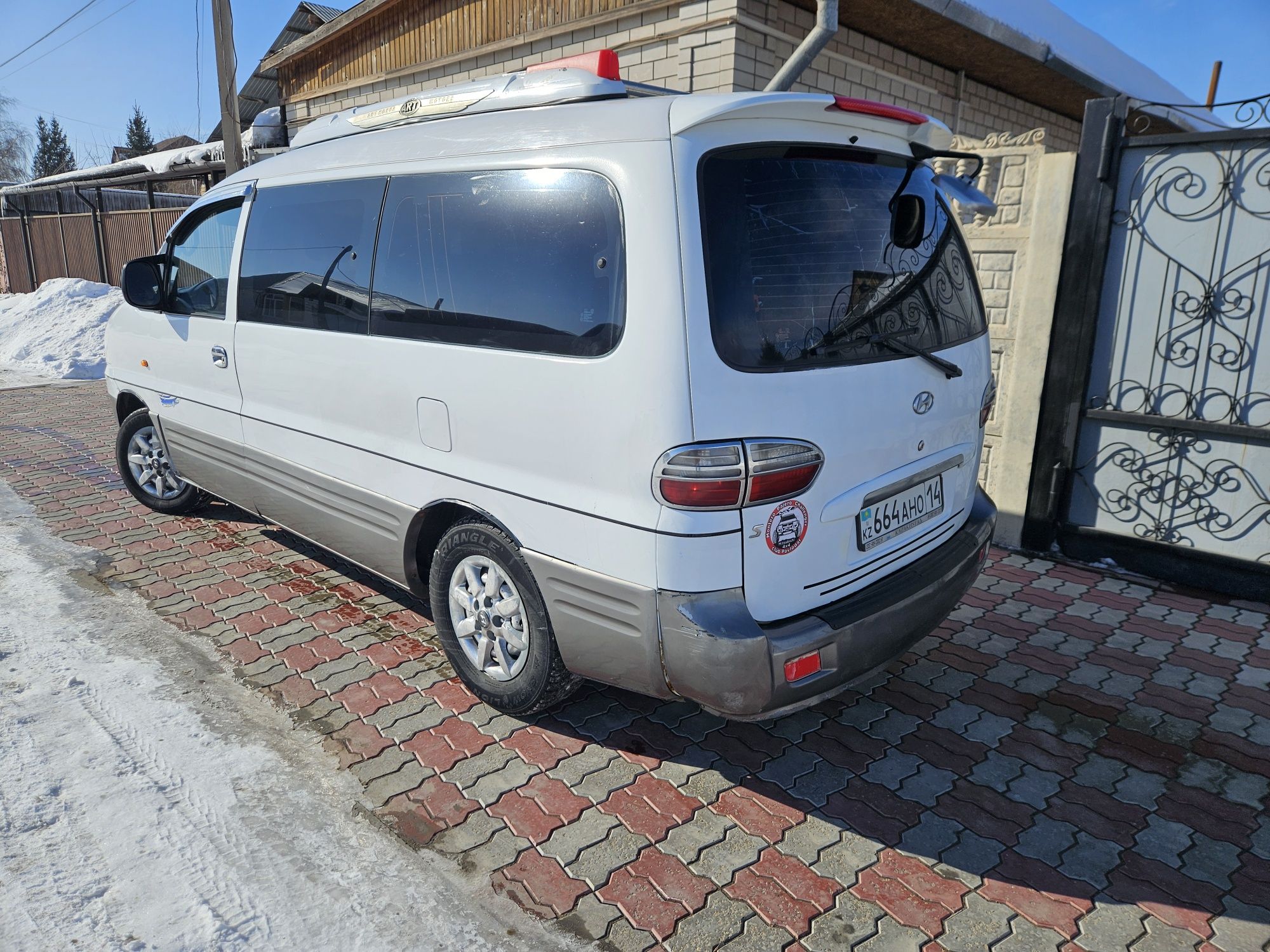 Продам  Hyundai Stаrex