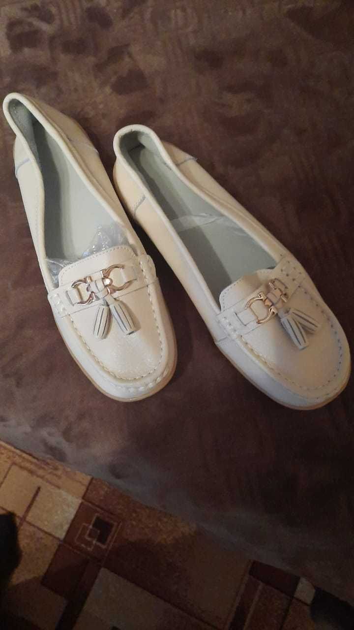Продам женские мокасины