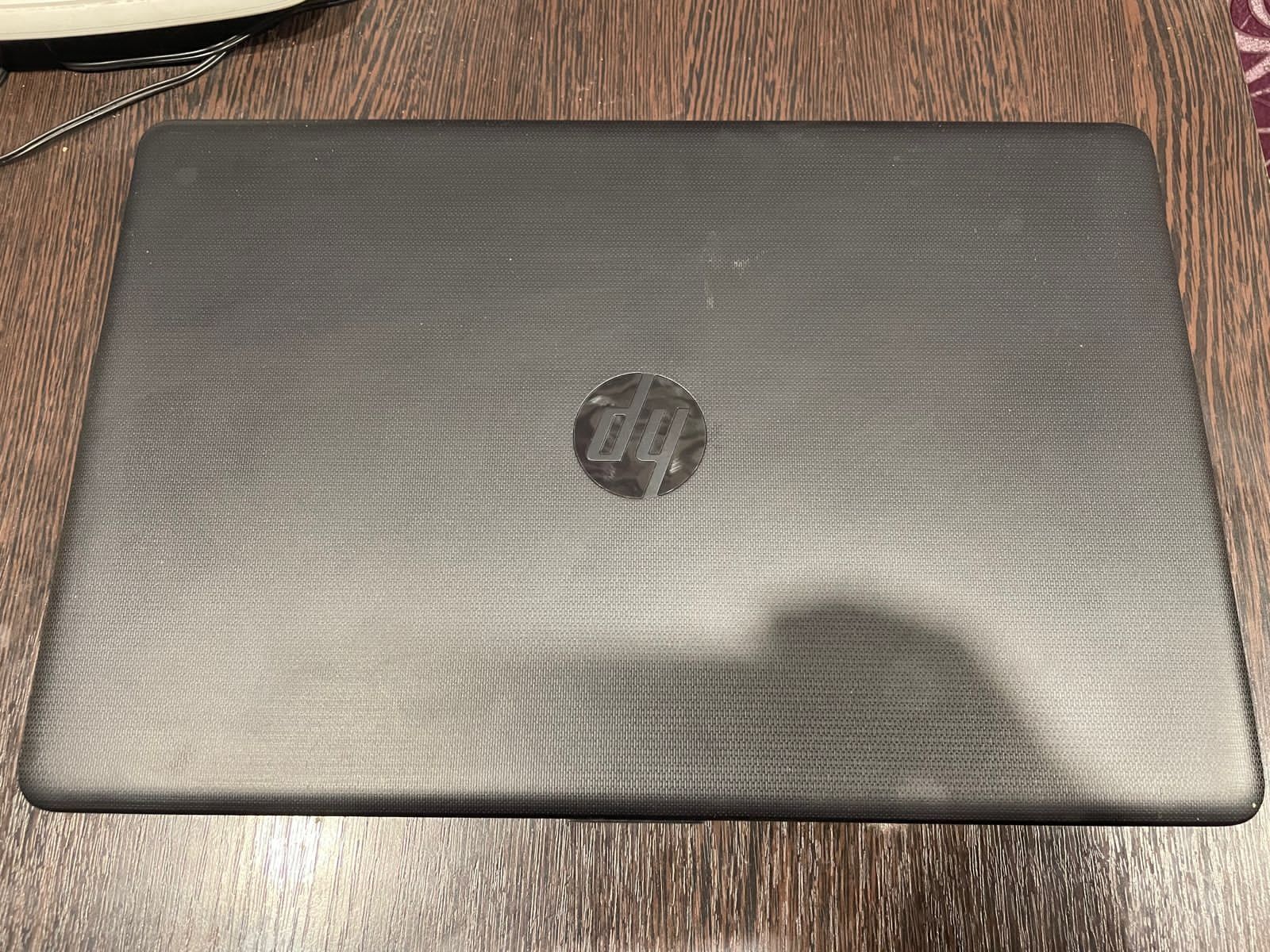 Продам новый шустрый ноутбук hp сумка мышка в подарок