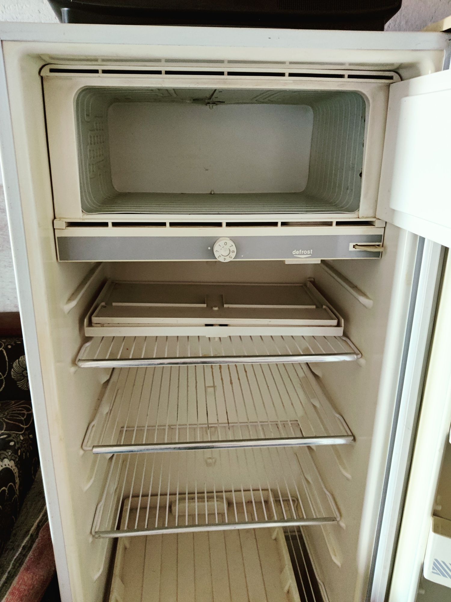 Продам холодильник