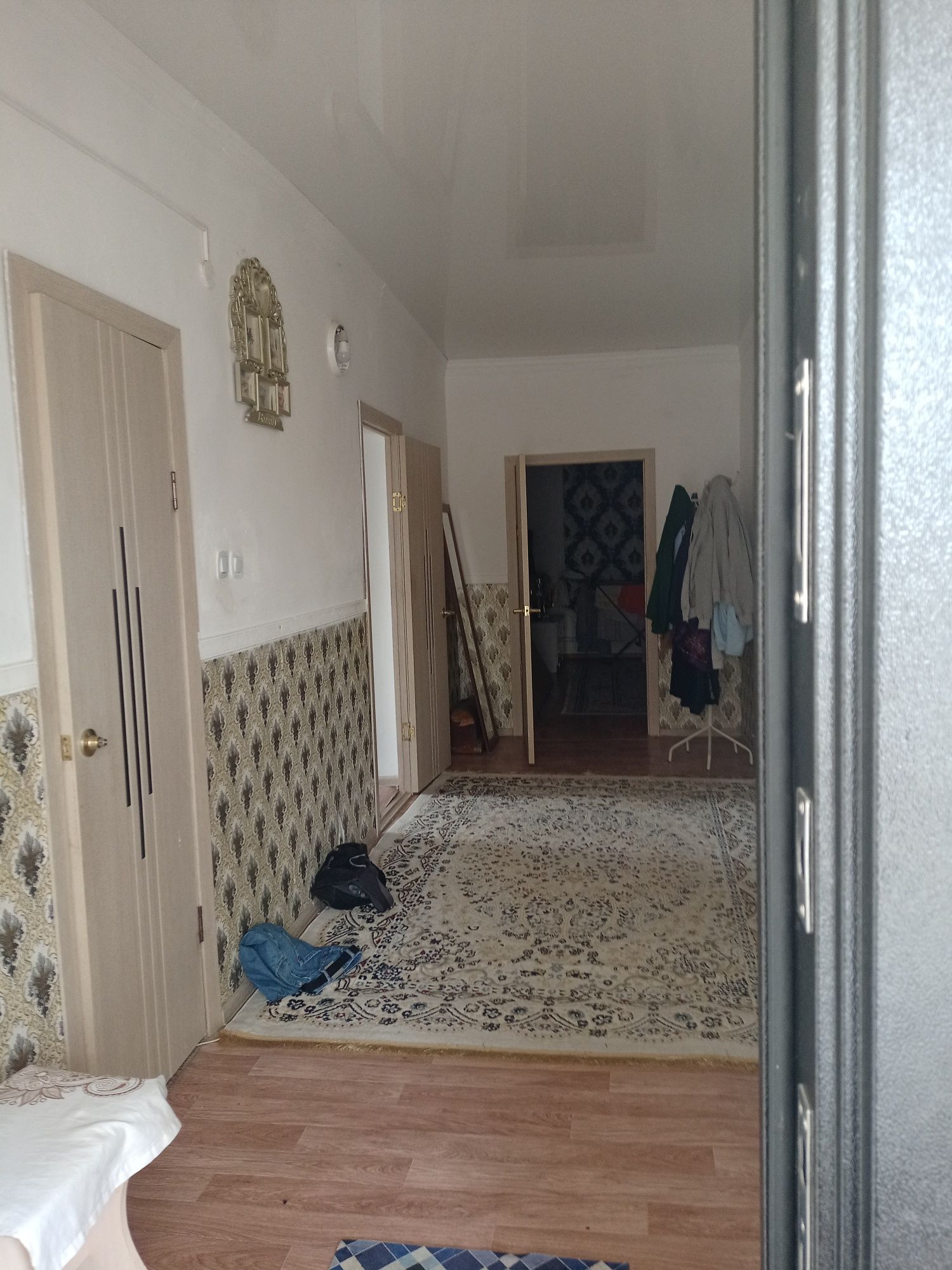 3үй сатылады бір аулада