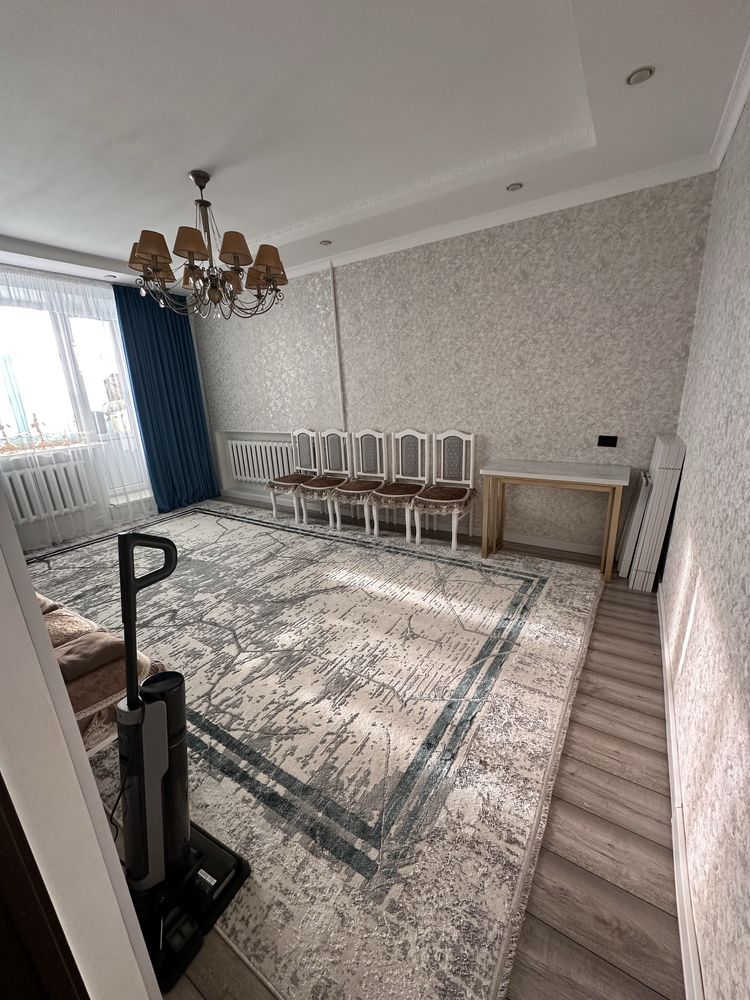 Продам 3 х комнутную квартиру в центре города. Школа, садик все рядом