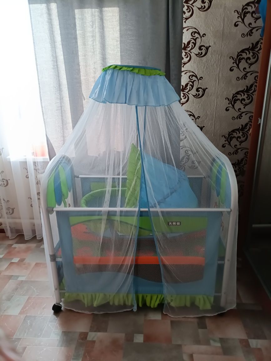 Детская кроватка